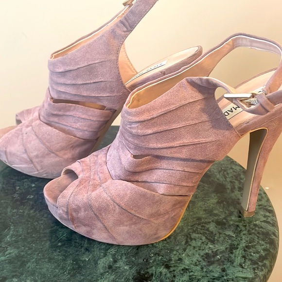 Pretty in pink stiletto heel - Picture 2 of 3